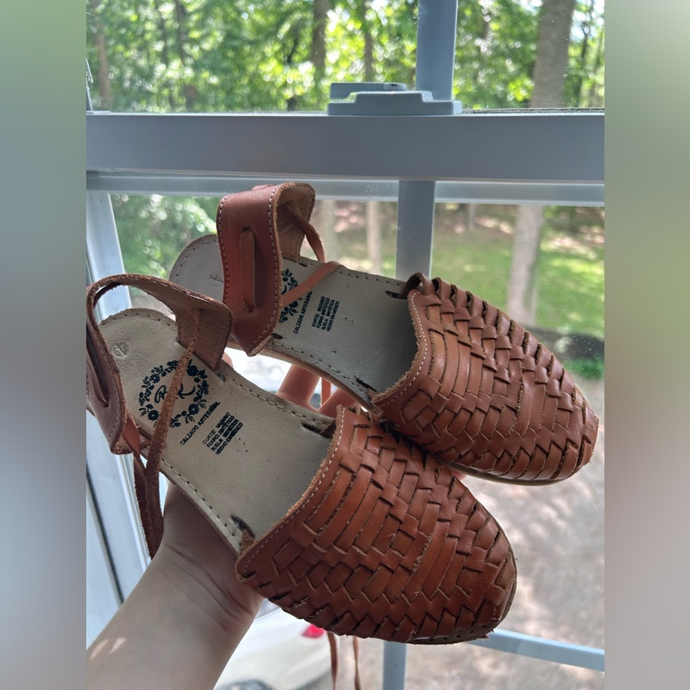 Made in Mexico, Women Huarache Platform Sandals!!